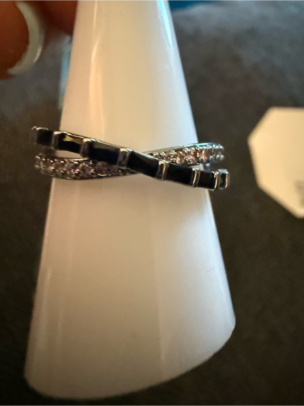 Black onyx and rose quartz on hematite ring - Picture 4 of 4